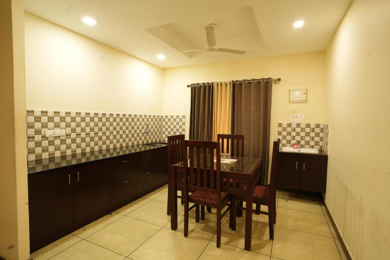 K V Suites Kochi Exterior foto