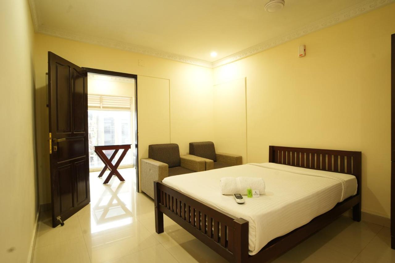 K V Suites Kochi Exterior foto