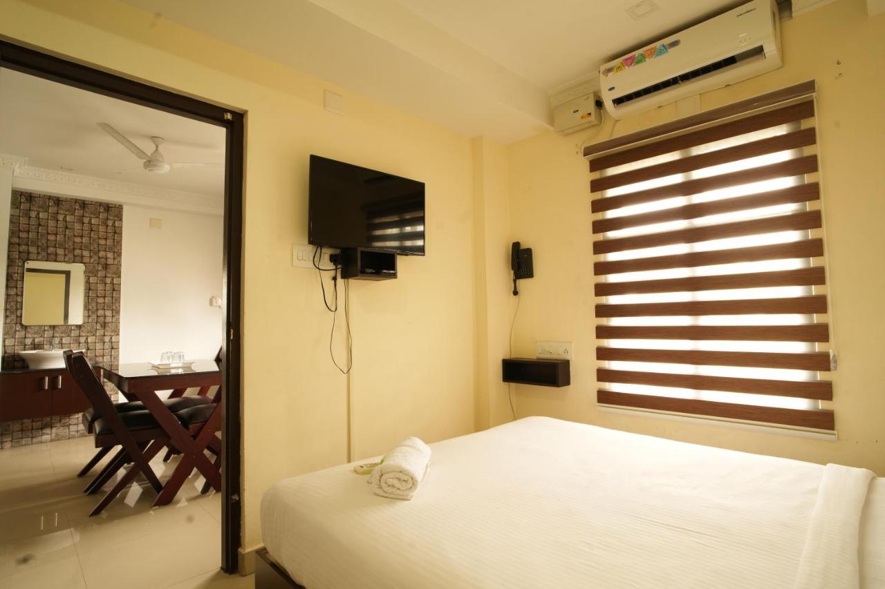 K V Suites Kochi Exterior foto