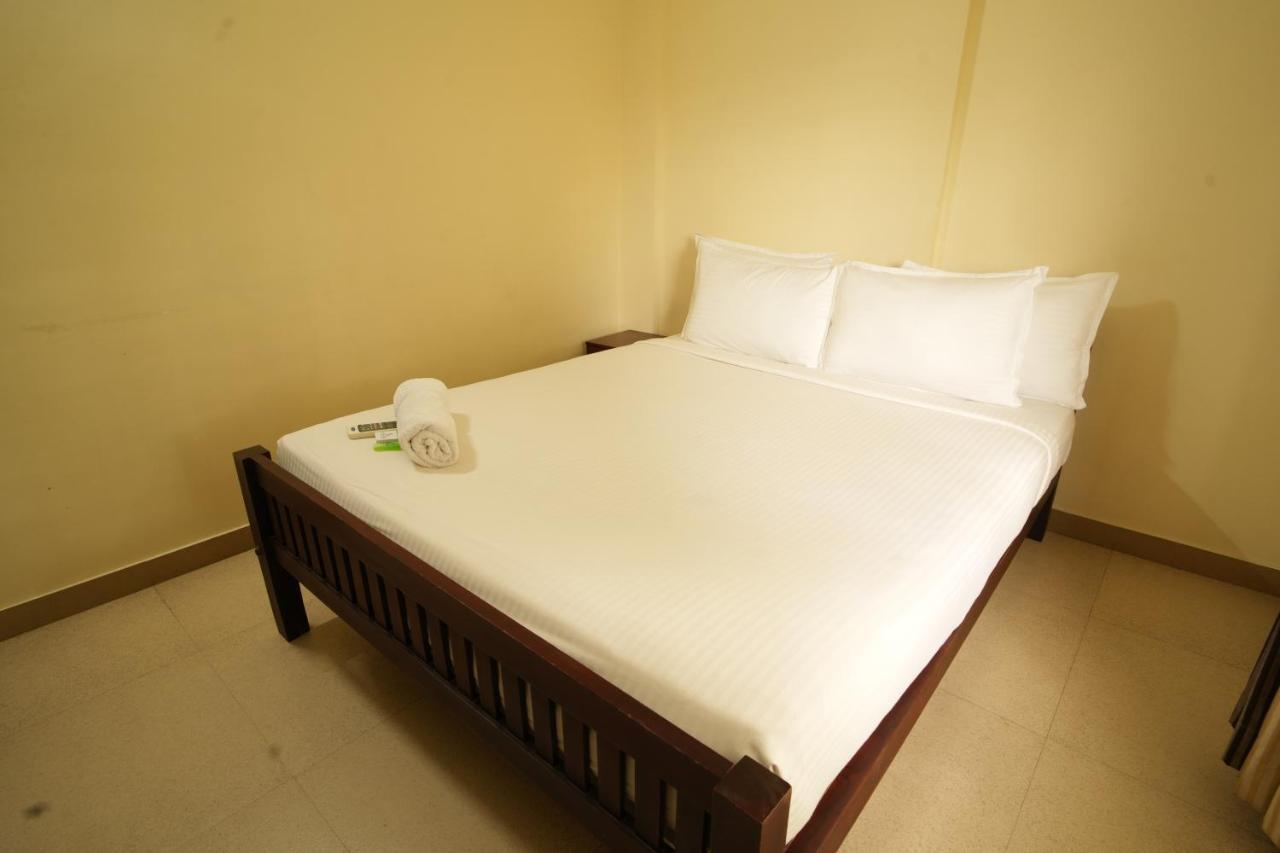 K V Suites Kochi Exterior foto