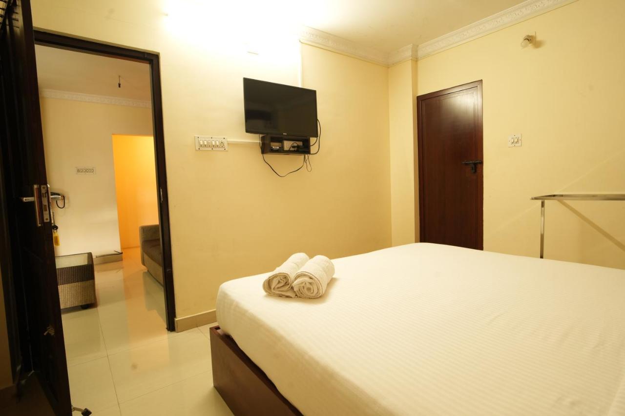 K V Suites Kochi Exterior foto