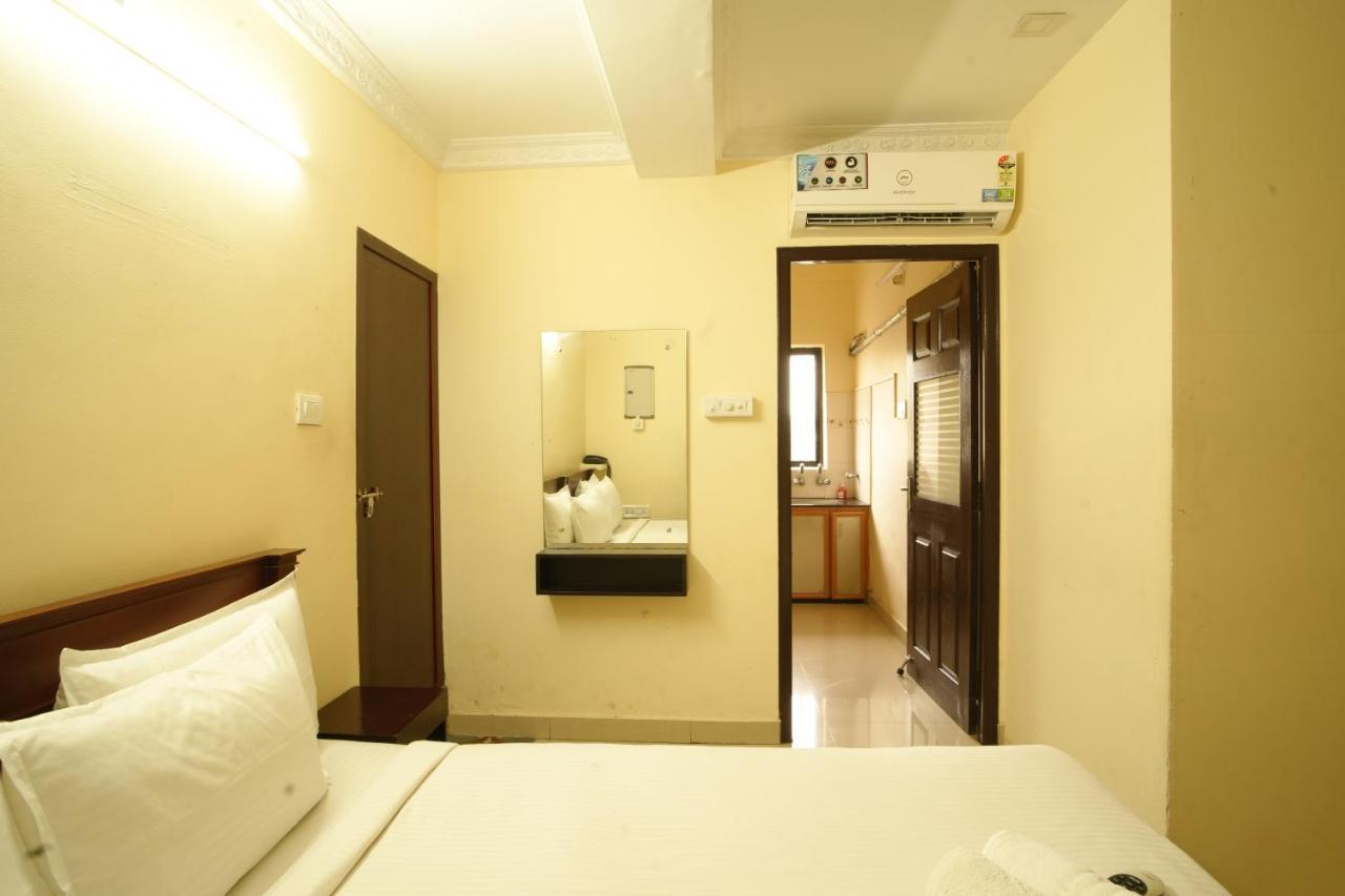 K V Suites Kochi Exterior foto