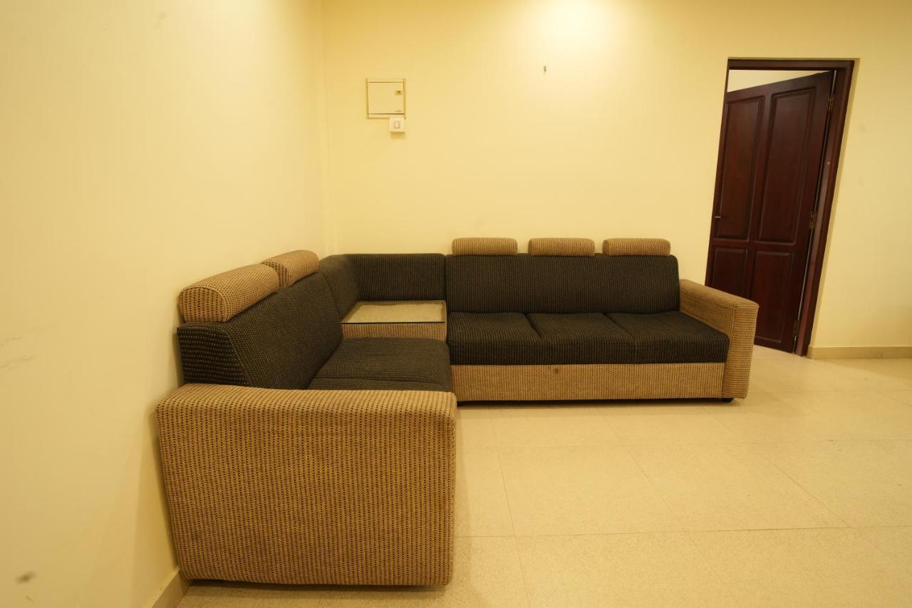 K V Suites Kochi Exterior foto