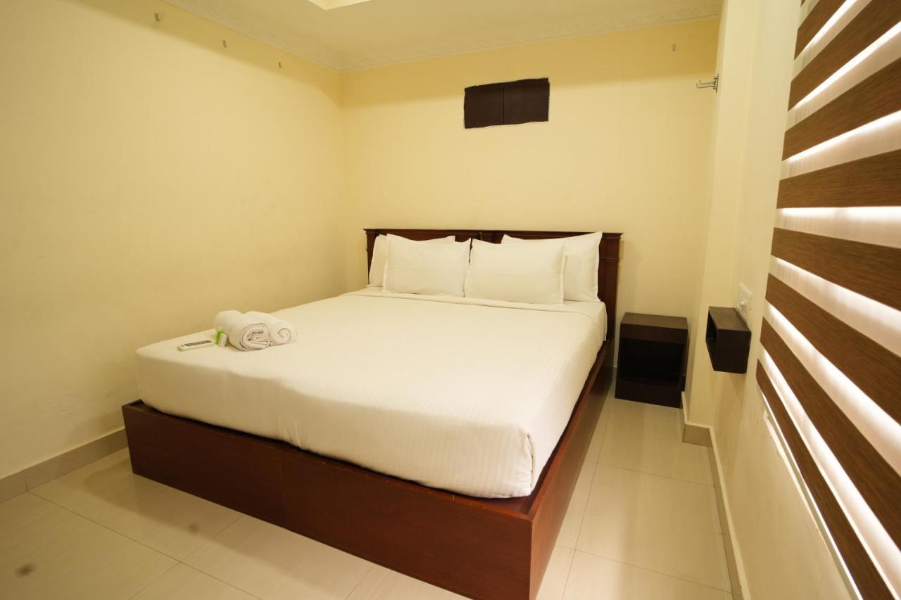 K V Suites Kochi Exterior foto