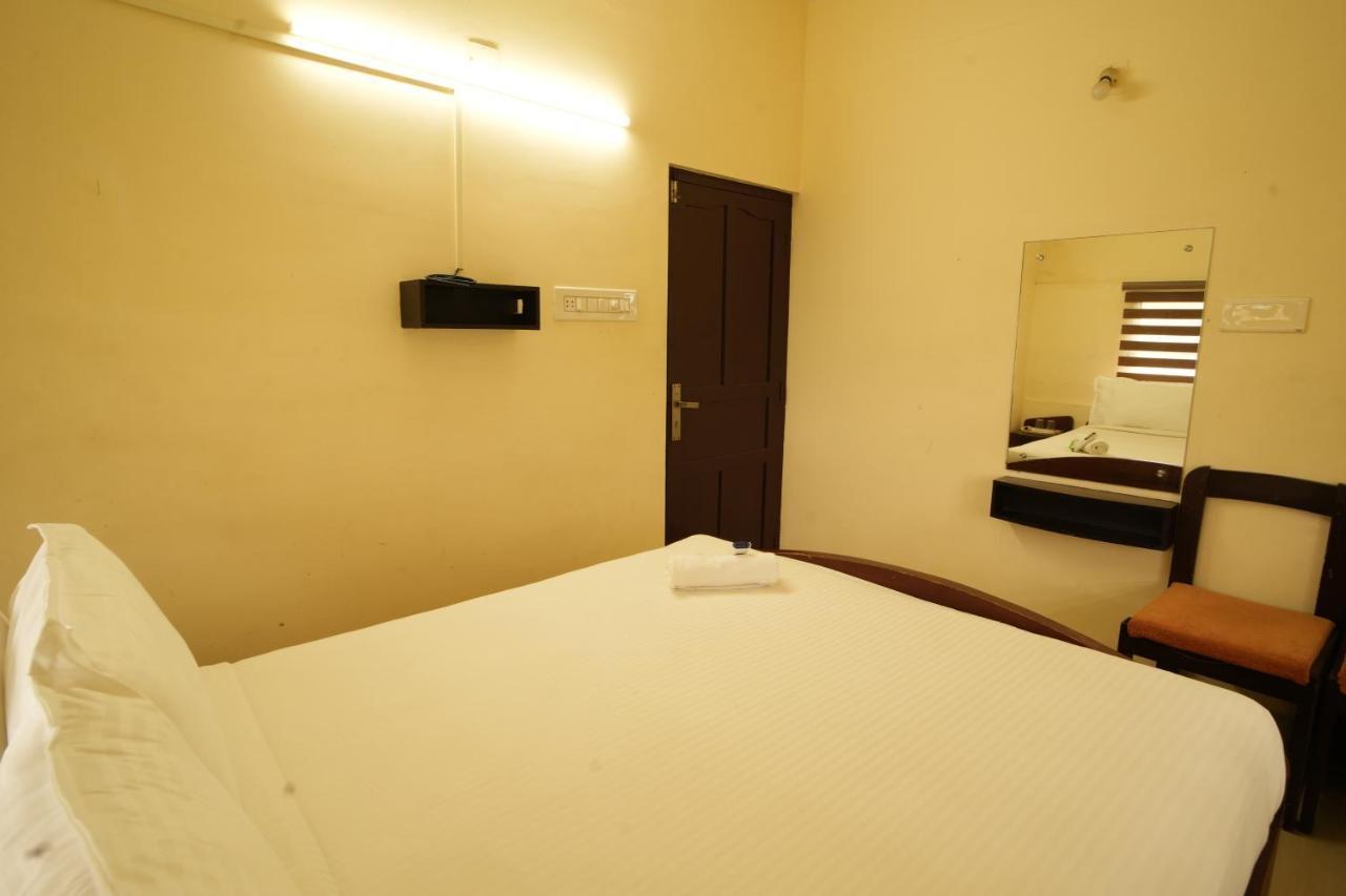 K V Suites Kochi Exterior foto