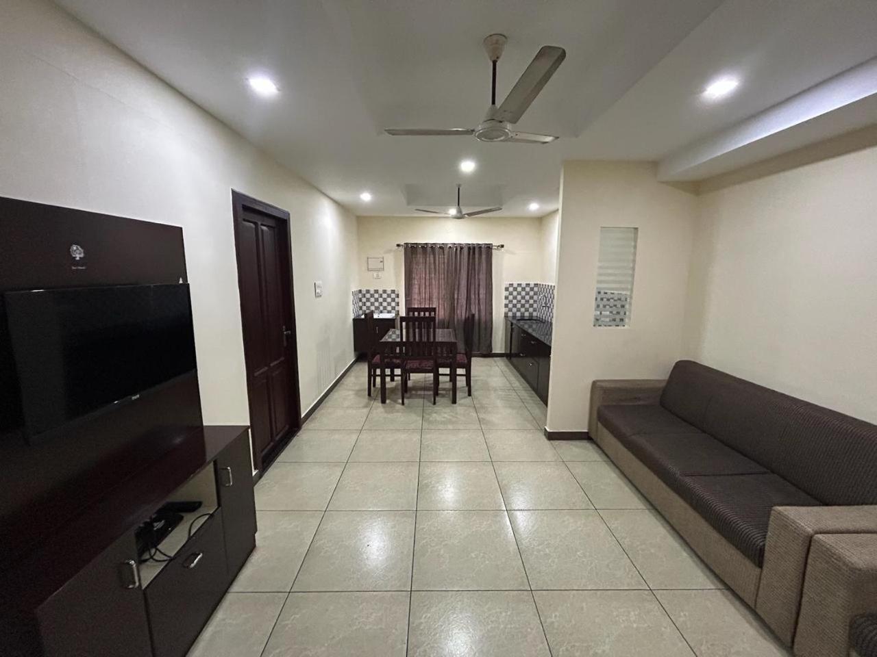 K V Suites Kochi Exterior foto