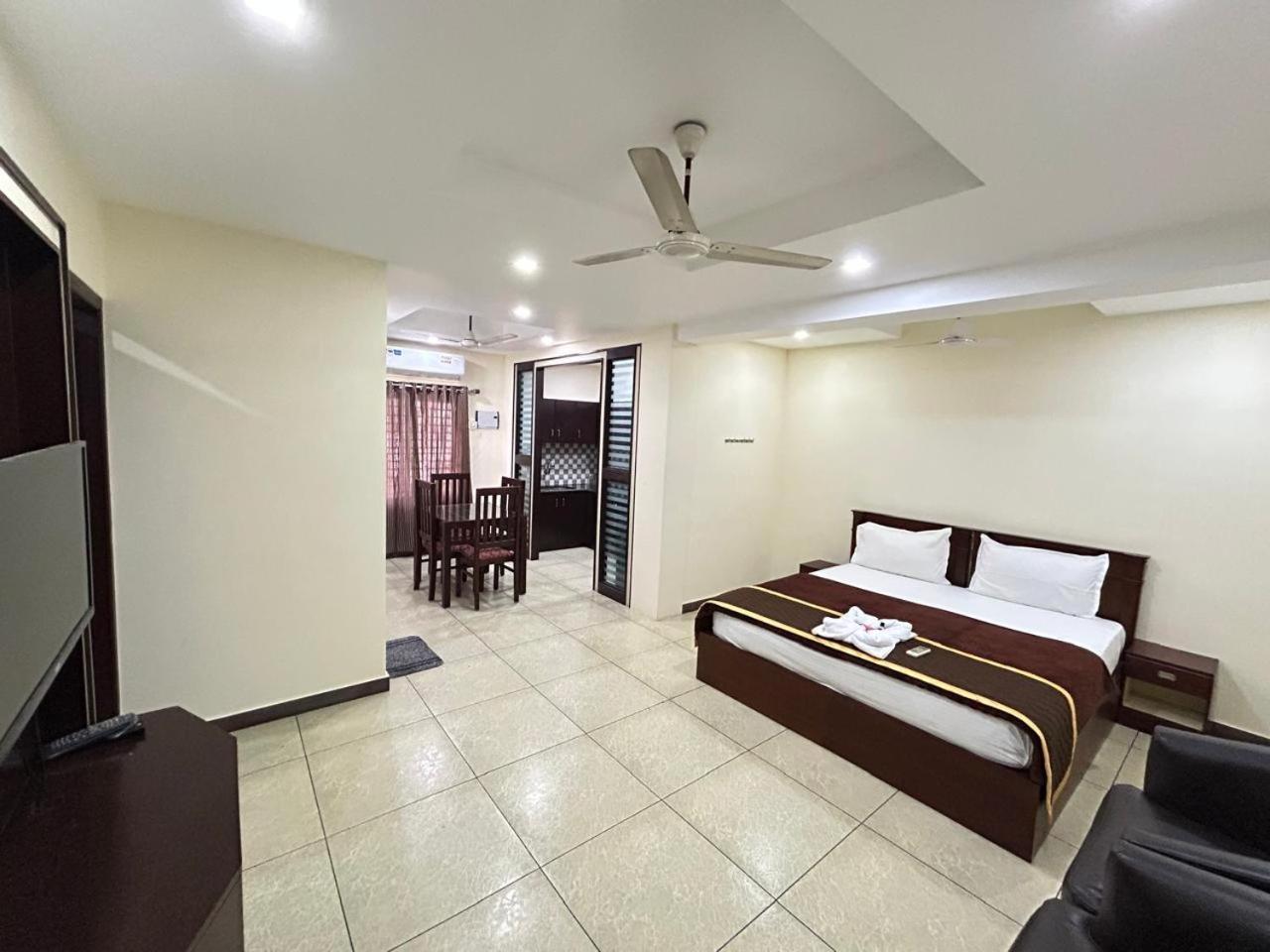 K V Suites Kochi Exterior foto