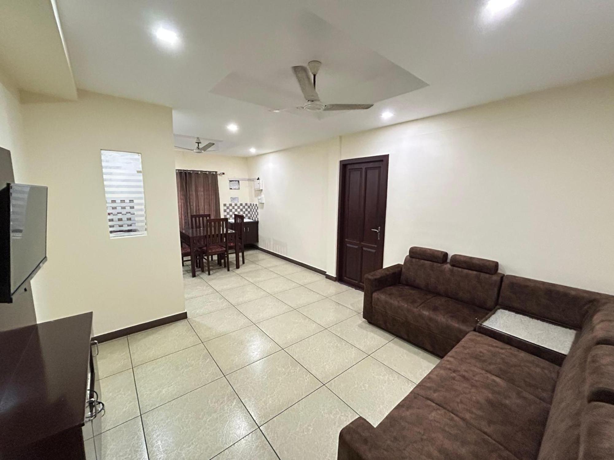 K V Suites Kochi Exterior foto